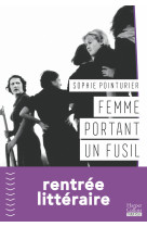 Femme portant un fusil